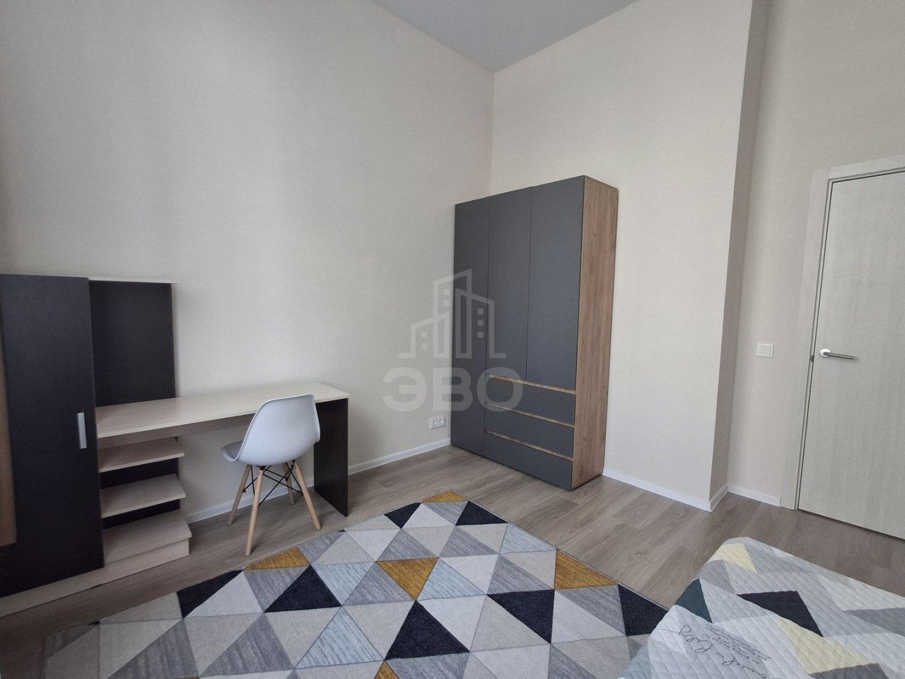 трехкомнатная квартира в Санкт-Петербурге по адресу: Голландская ул., 18, к 1