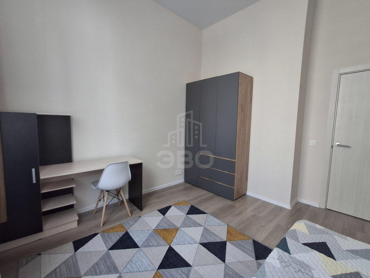 трехкомнатная квартира в Санкт-Петербурге по адресу: Голландская ул., 18, к 1