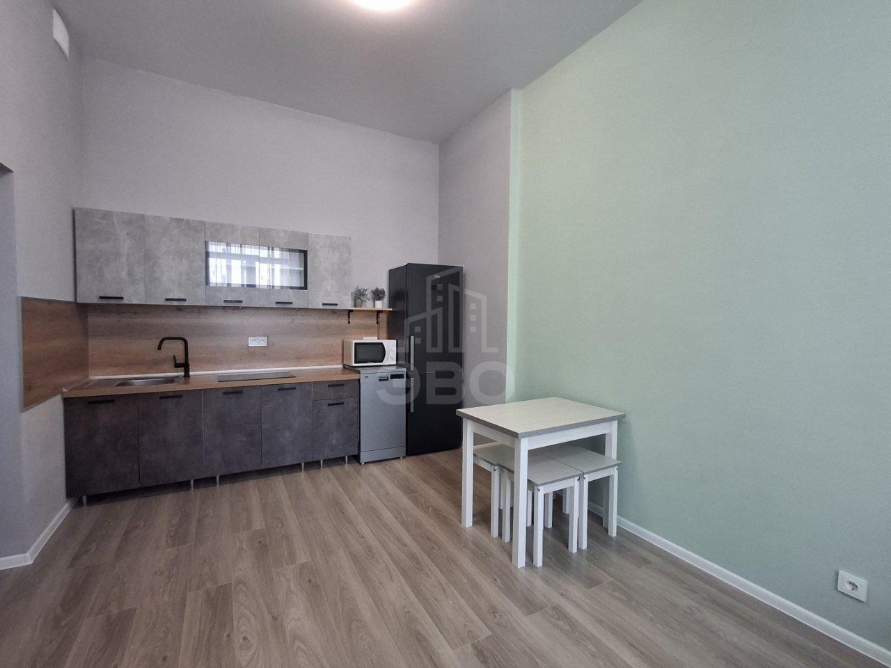 трехкомнатная квартира в Санкт-Петербурге по адресу: Голландская ул., 18, к 1