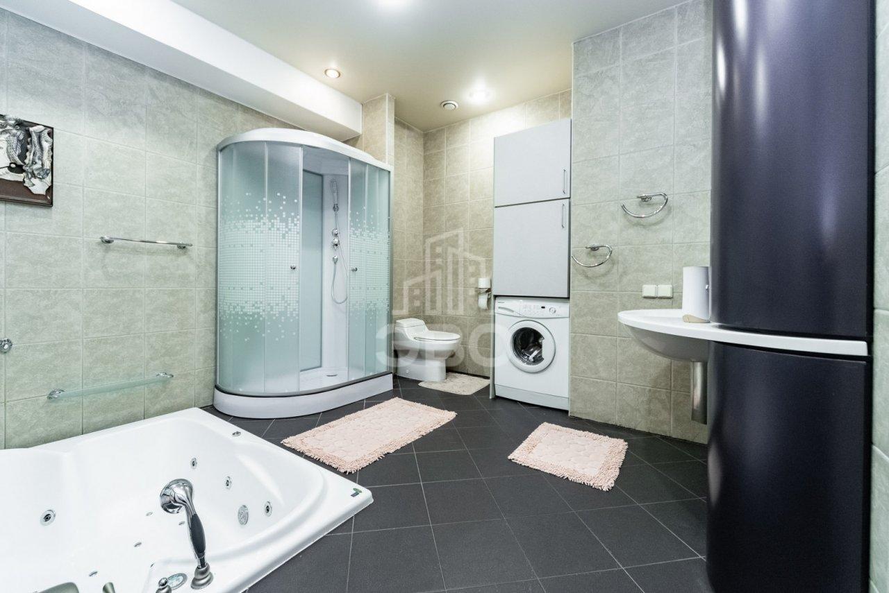 двухкомнатная квартира в Санкт-Петербурге по адресу: Пушкинская ул., 18