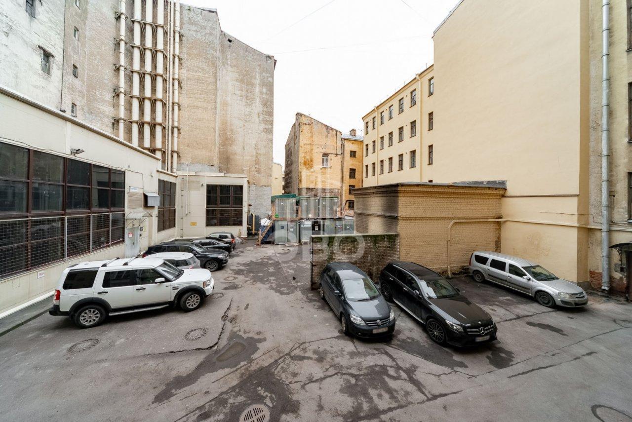 двухкомнатная квартира в Санкт-Петербурге по адресу: Пушкинская ул., 18