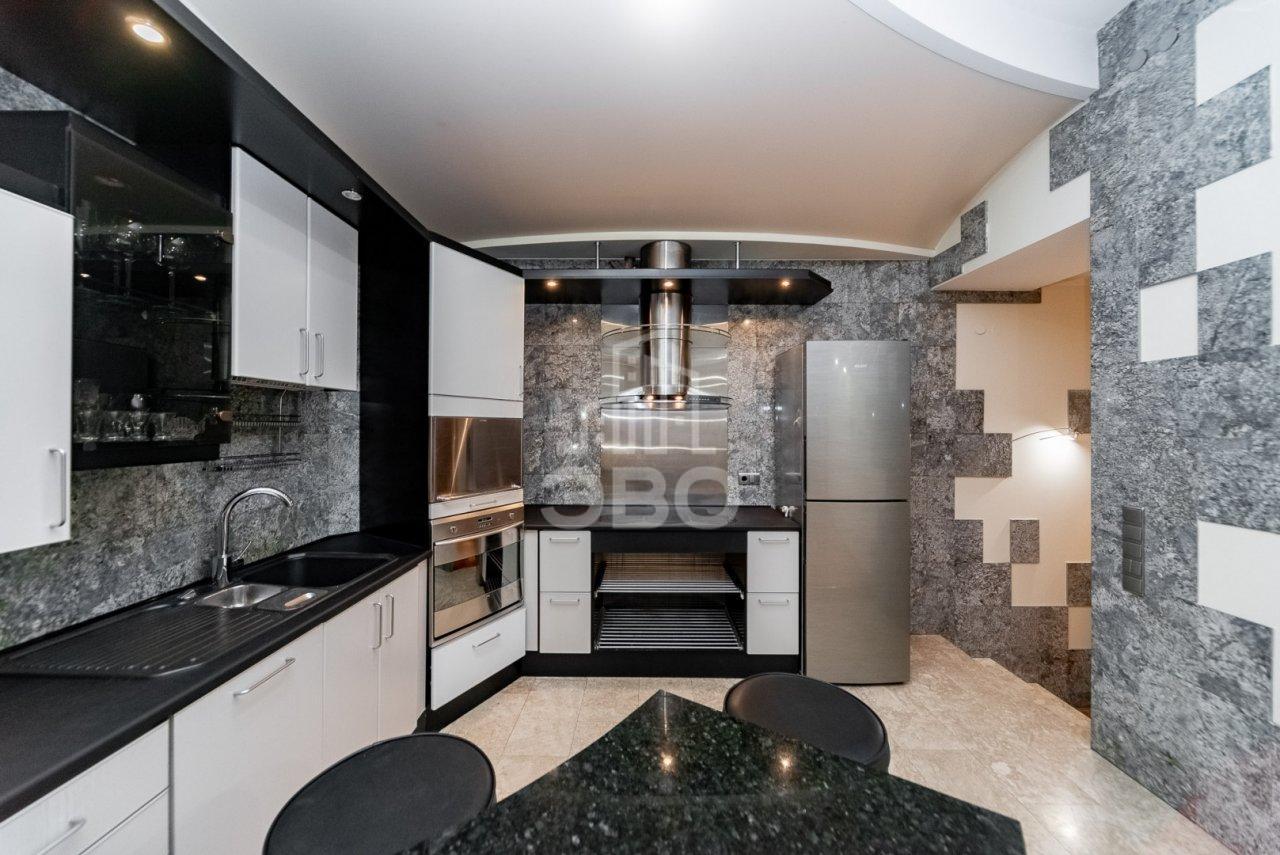 двухкомнатная квартира в Санкт-Петербурге по адресу: Пушкинская ул., 18