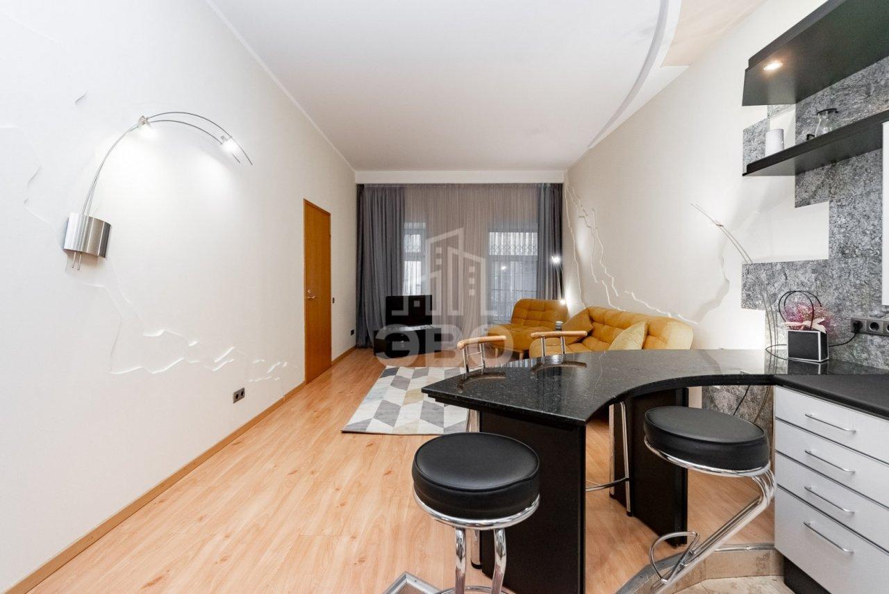 двухкомнатная квартира в Санкт-Петербурге по адресу: Пушкинская ул., 18