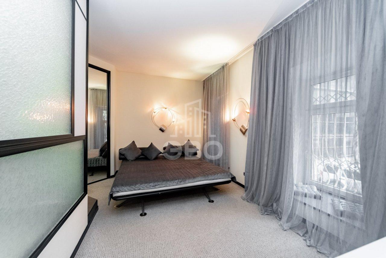 двухкомнатная квартира в Санкт-Петербурге по адресу: Пушкинская ул., 18