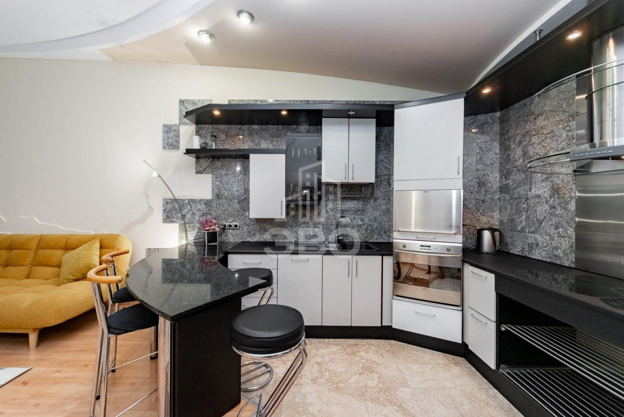 двухкомнатная квартира в Санкт-Петербурге по адресу: Пушкинская ул., 18