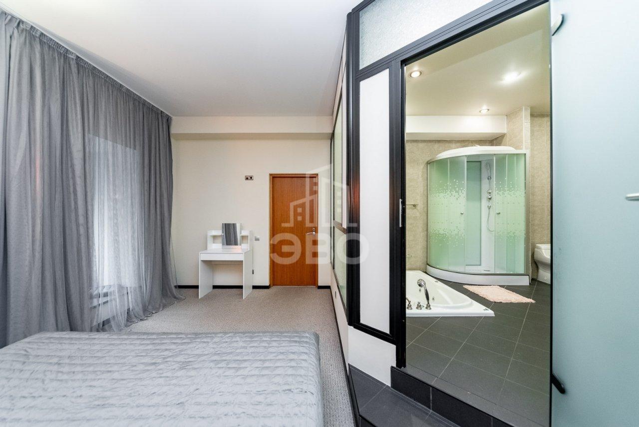 двухкомнатная квартира в Санкт-Петербурге по адресу: Пушкинская ул., 18