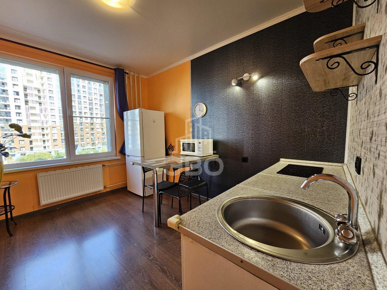 однокомнатная квартира в Санкт-Петербурге по адресу: Головнина б-р., 10, строение 1