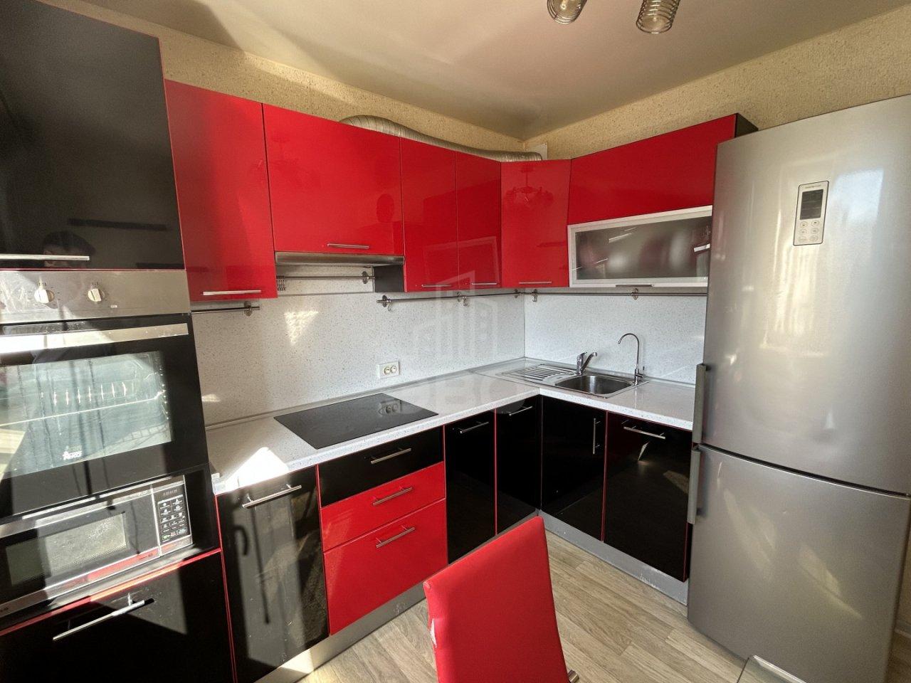 трехкомнатная квартира в Санкт-Петербурге по адресу: Ростовская ул., 1, литера А