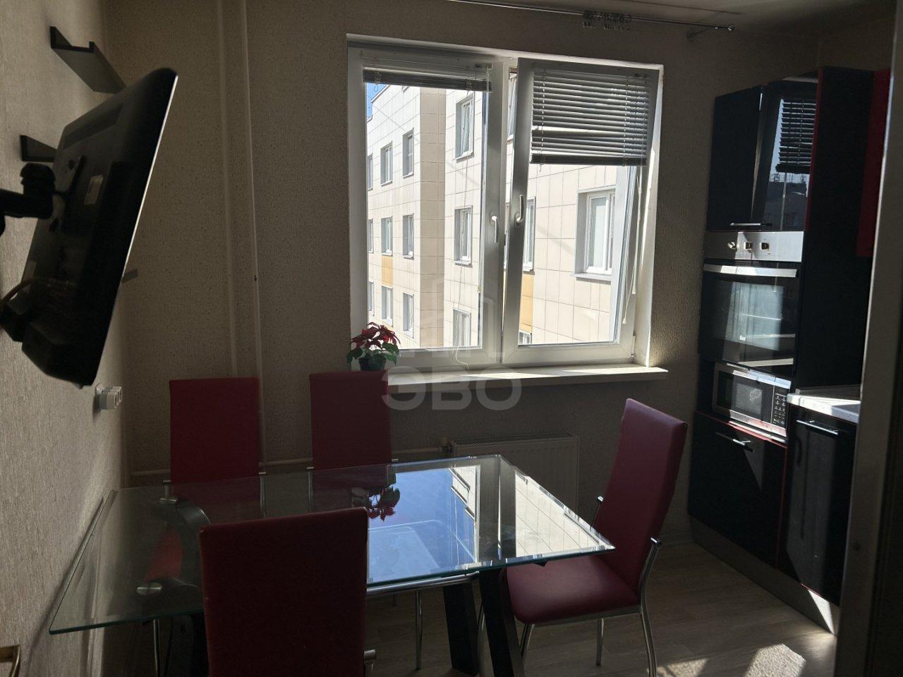 трехкомнатная квартира в Санкт-Петербурге по адресу: Ростовская ул., 1, литера А