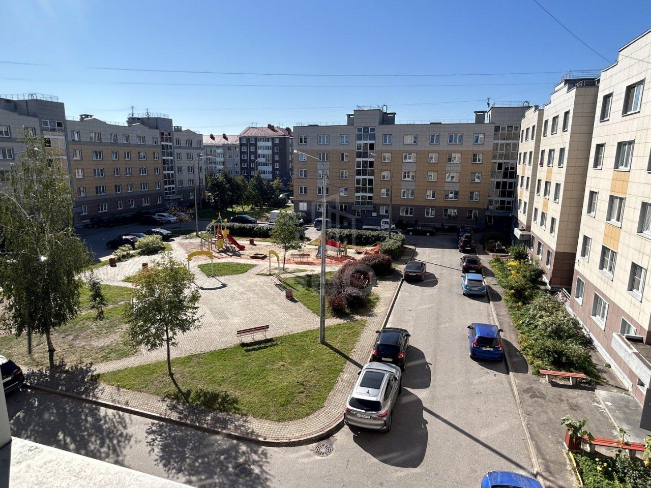 трехкомнатная квартира в Санкт-Петербурге по адресу: Ростовская ул., 1, литера А