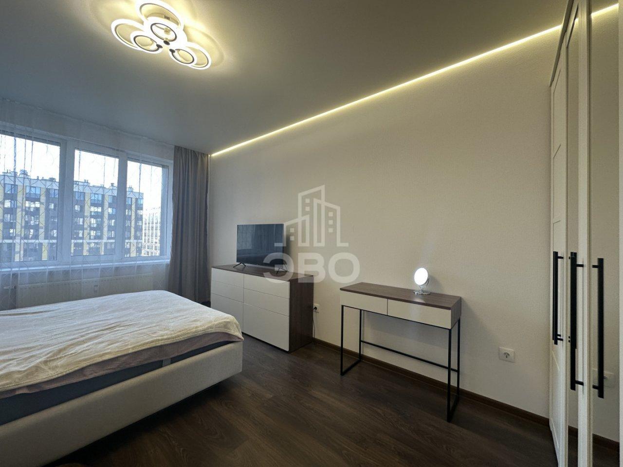 однокомнатная квартира в Санкт-Петербурге по адресу: Октябрьская наб., 34, к 5