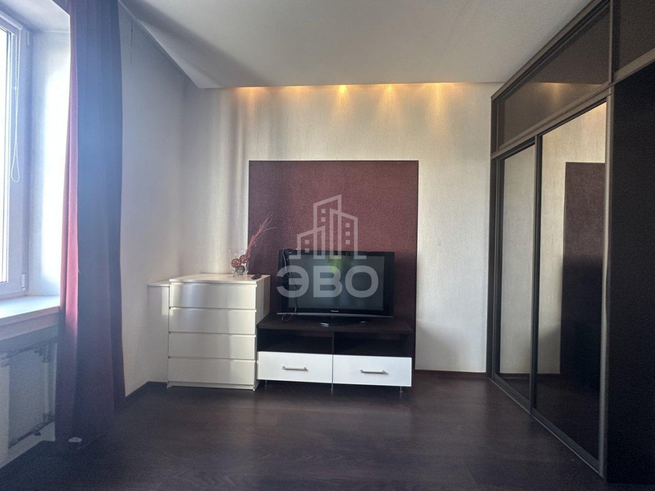 трехкомнатная квартира в Санкт-Петербурге по адресу: Ивановская ул., 15, литера А