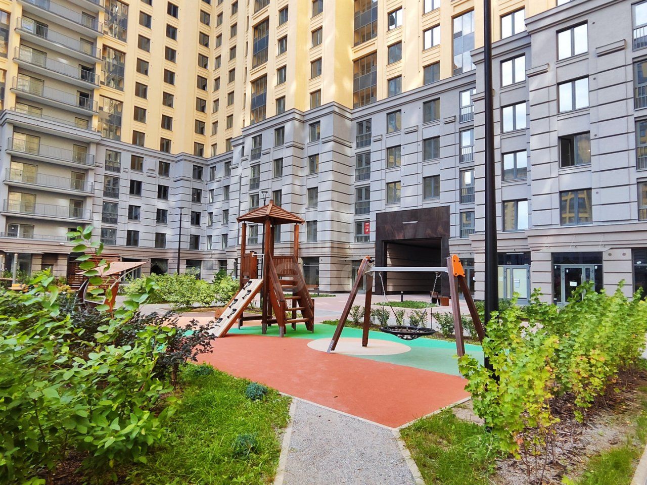 однокомнатная квартира в Санкт-Петербурге по адресу: Октябрьская наб., 40, строение 1