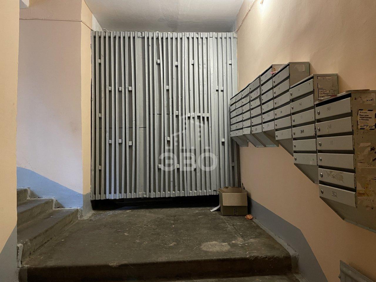 однокомнатная квартира в Санкт-Петербурге по адресу: Культуры проспект, 12, к 1