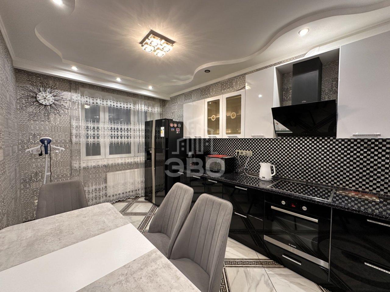 двухкомнатная квартира в Санкт-Петербурге по адресу: Кондратьевский проспект, 62, к 7