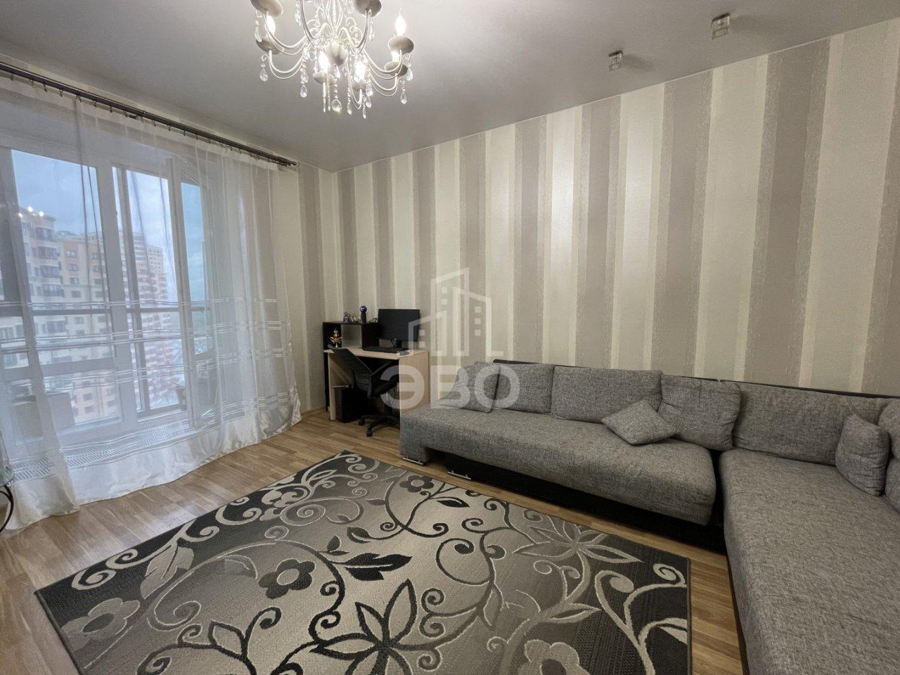 трехкомнатная квартира в Санкт-Петербурге по адресу: Ленинградская ул., 7