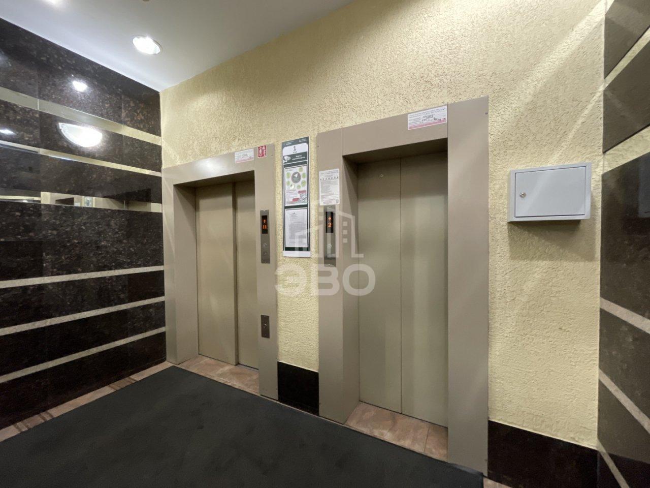 трехкомнатная квартира в Санкт-Петербурге по адресу: Ленинградская ул., 7