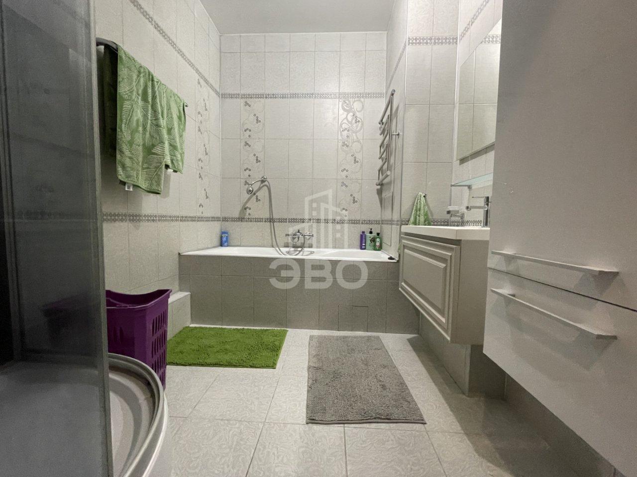 трехкомнатная квартира в Санкт-Петербурге по адресу: Ленинградская ул., 7