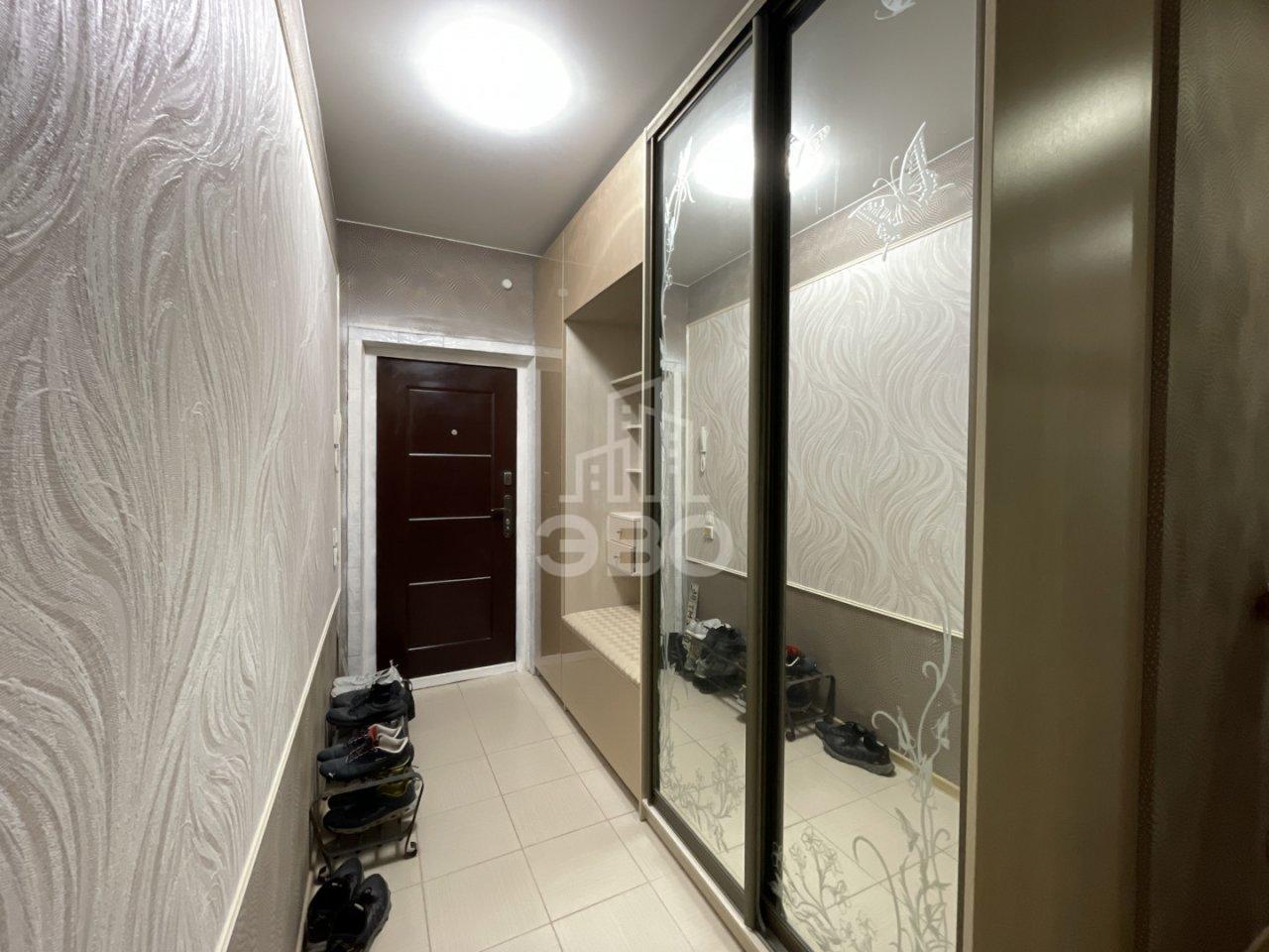 трехкомнатная квартира в Санкт-Петербурге по адресу: Ленинградская ул., 7