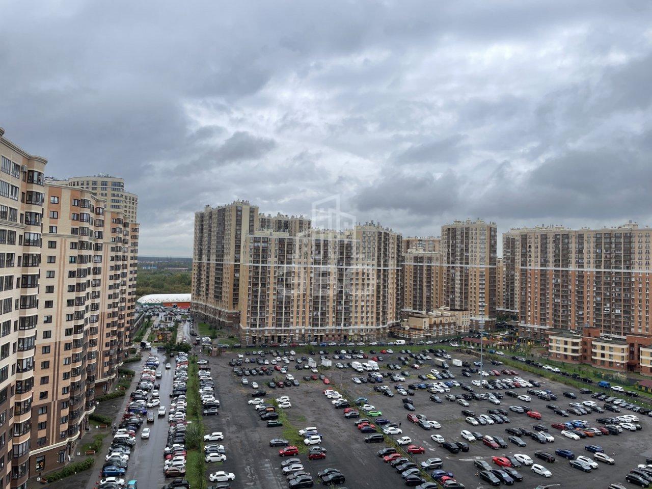 трехкомнатная квартира в Санкт-Петербурге по адресу: Ленинградская ул., 7