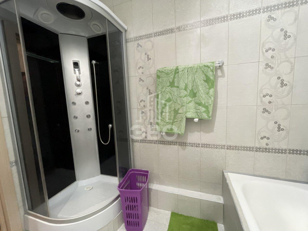 трехкомнатная квартира в Санкт-Петербурге по адресу: Ленинградская ул., 7