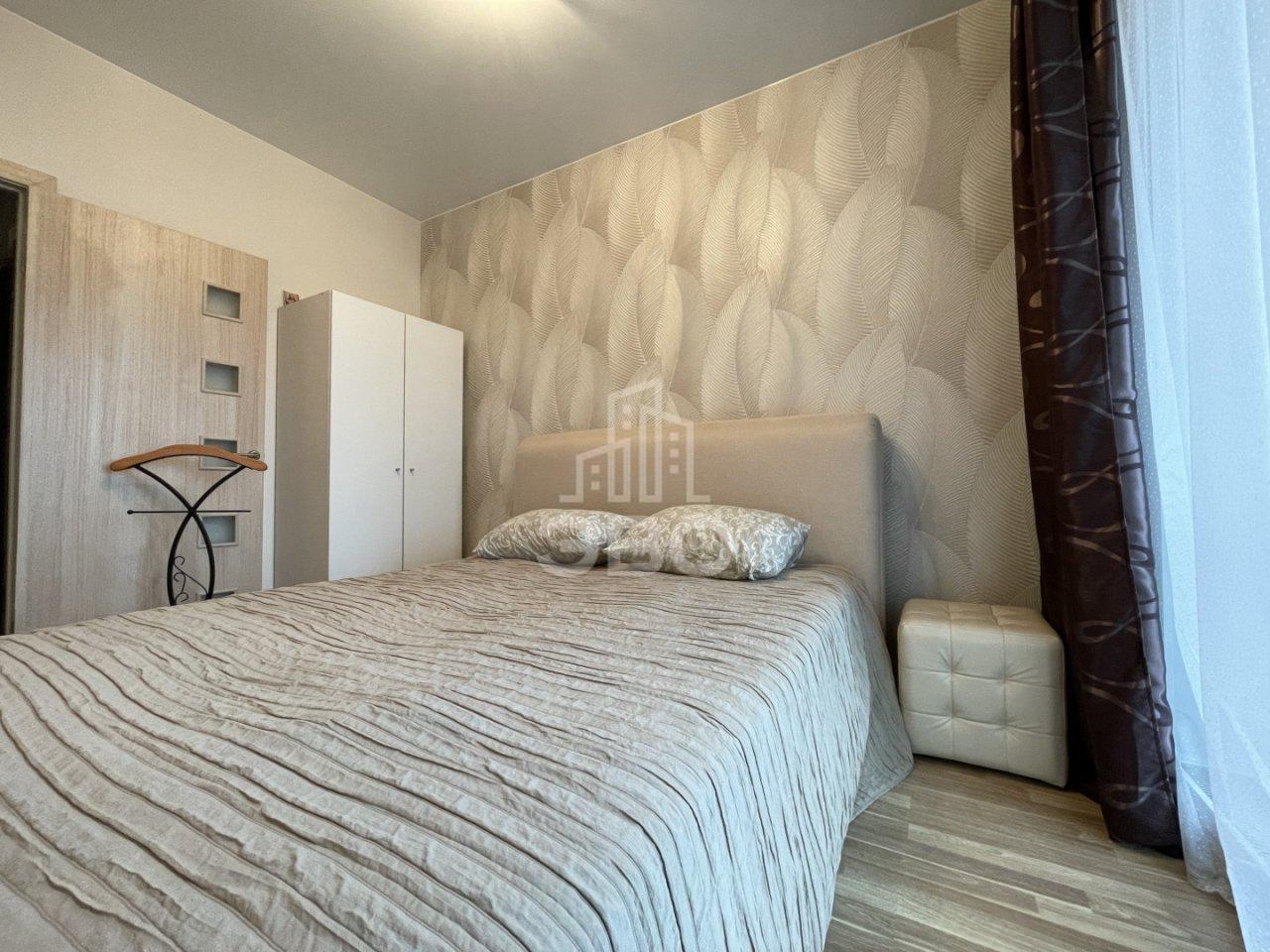 трехкомнатная квартира в Санкт-Петербурге по адресу: Ленинградская ул., 7