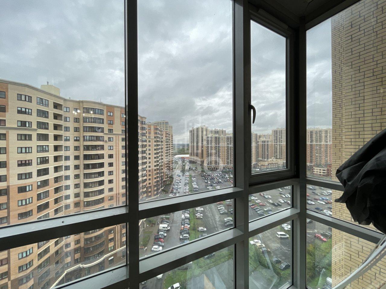 трехкомнатная квартира в Санкт-Петербурге по адресу: Ленинградская ул., 7