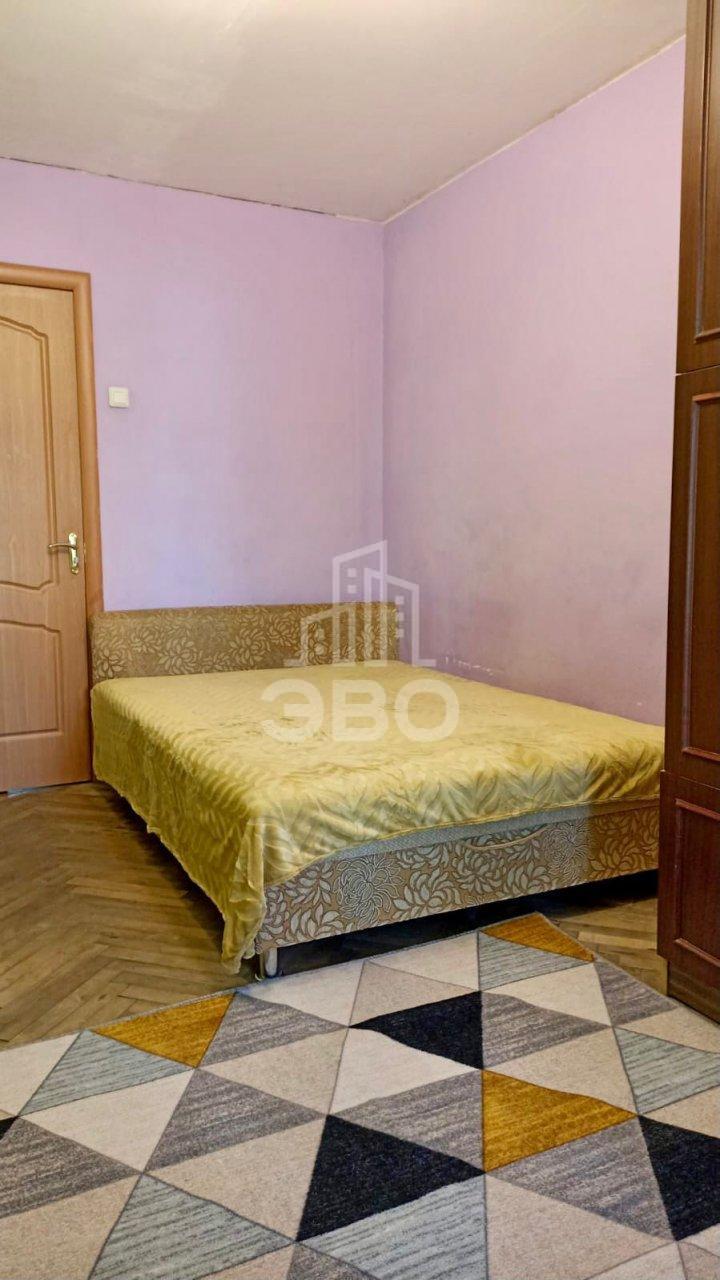 трехкомнатная квартира в Санкт-Петербурге по адресу: Школьная ул., 76