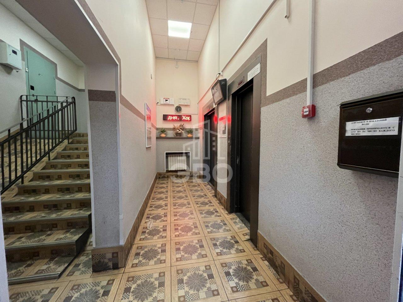 трехкомнатная квартира в Санкт-Петербурге по адресу: Новоколомяжский проспект, 11