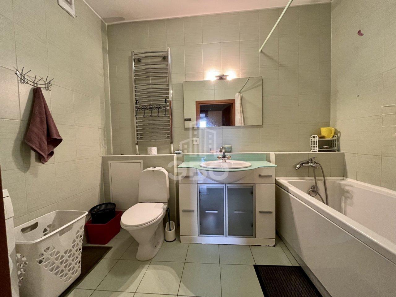 трехкомнатная квартира в Санкт-Петербурге по адресу: Новоколомяжский проспект, 11