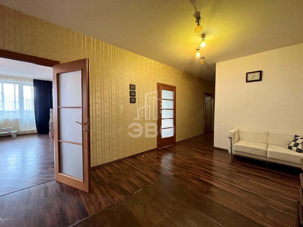 трехкомнатная квартира в Санкт-Петербурге по адресу: Новоколомяжский проспект, 11