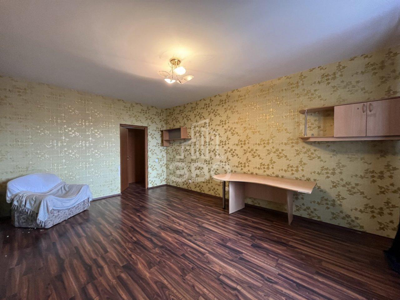 трехкомнатная квартира в Санкт-Петербурге по адресу: Новоколомяжский проспект, 11