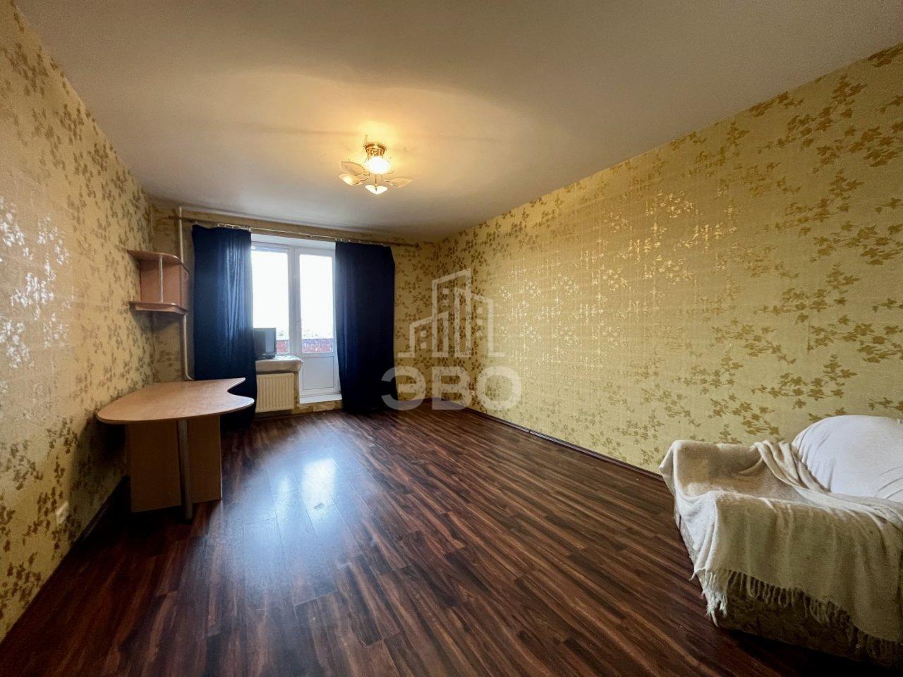 трехкомнатная квартира в Санкт-Петербурге по адресу: Новоколомяжский проспект, 11