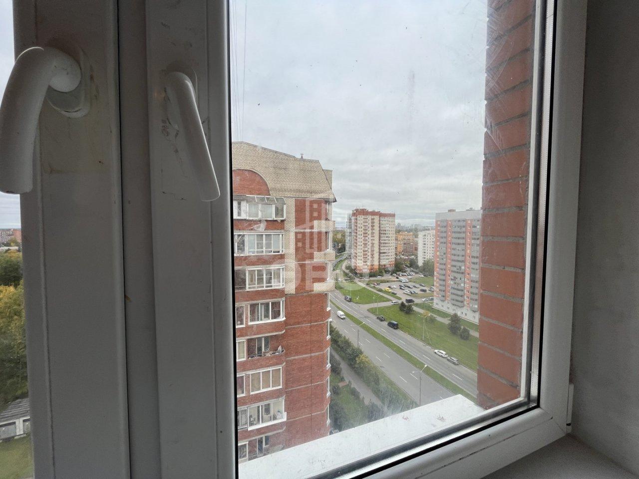 трехкомнатная квартира в Санкт-Петербурге по адресу: Новоколомяжский проспект, 11