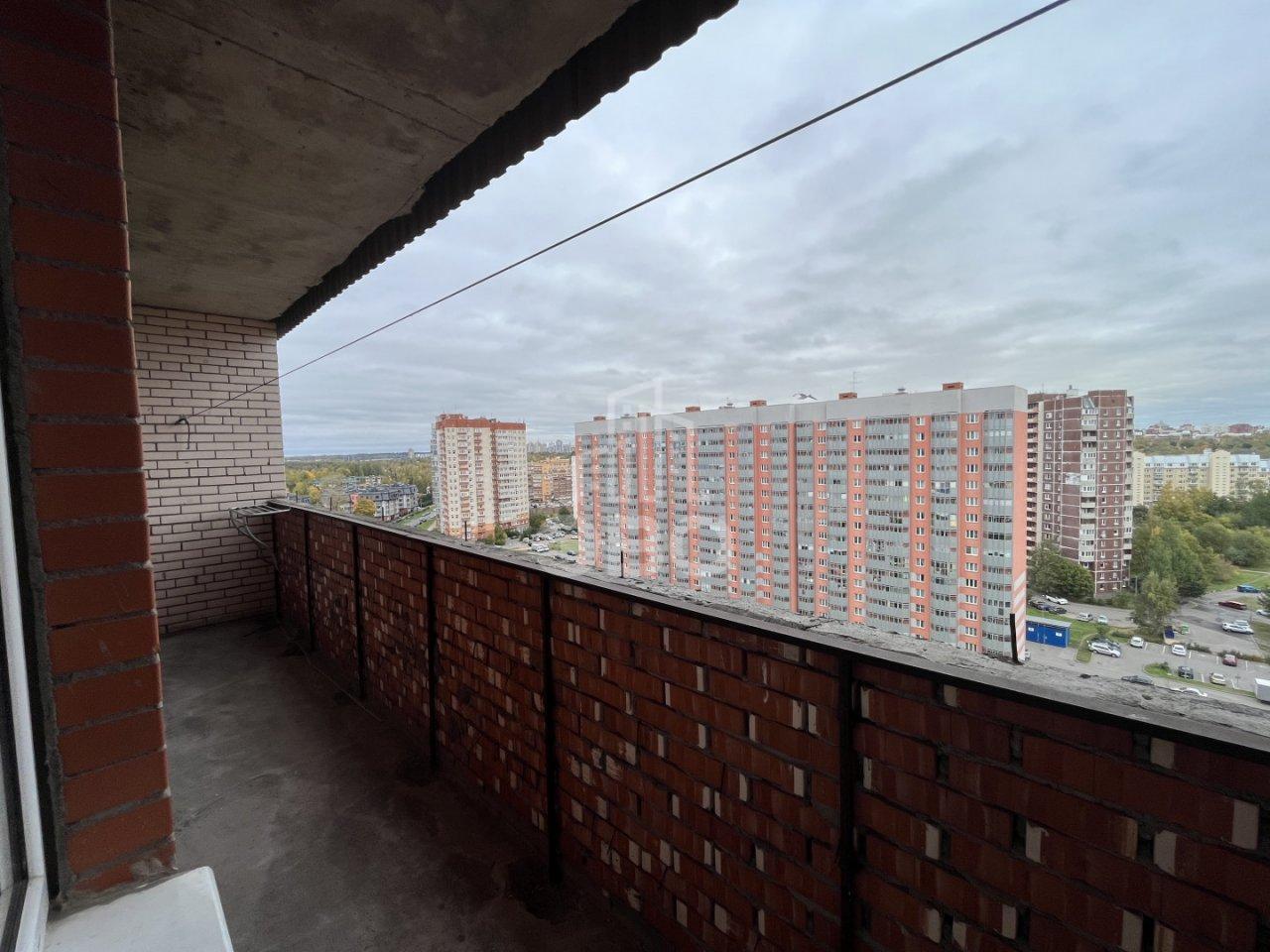 трехкомнатная квартира в Санкт-Петербурге по адресу: Новоколомяжский проспект, 11