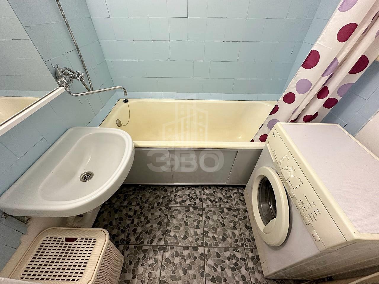 трехкомнатная квартира в Санкт-Петербурге по адресу: Художников проспект, 27, к 1, литера А