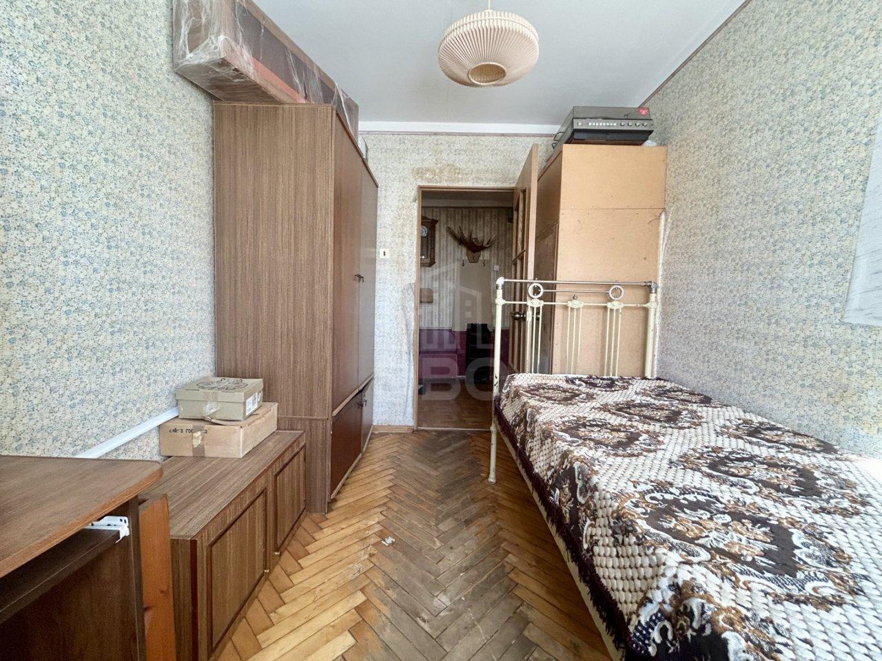 четырехкомнатная квартира в Санкт-Петербурге по адресу: Швейцарская ул., 18, к 1