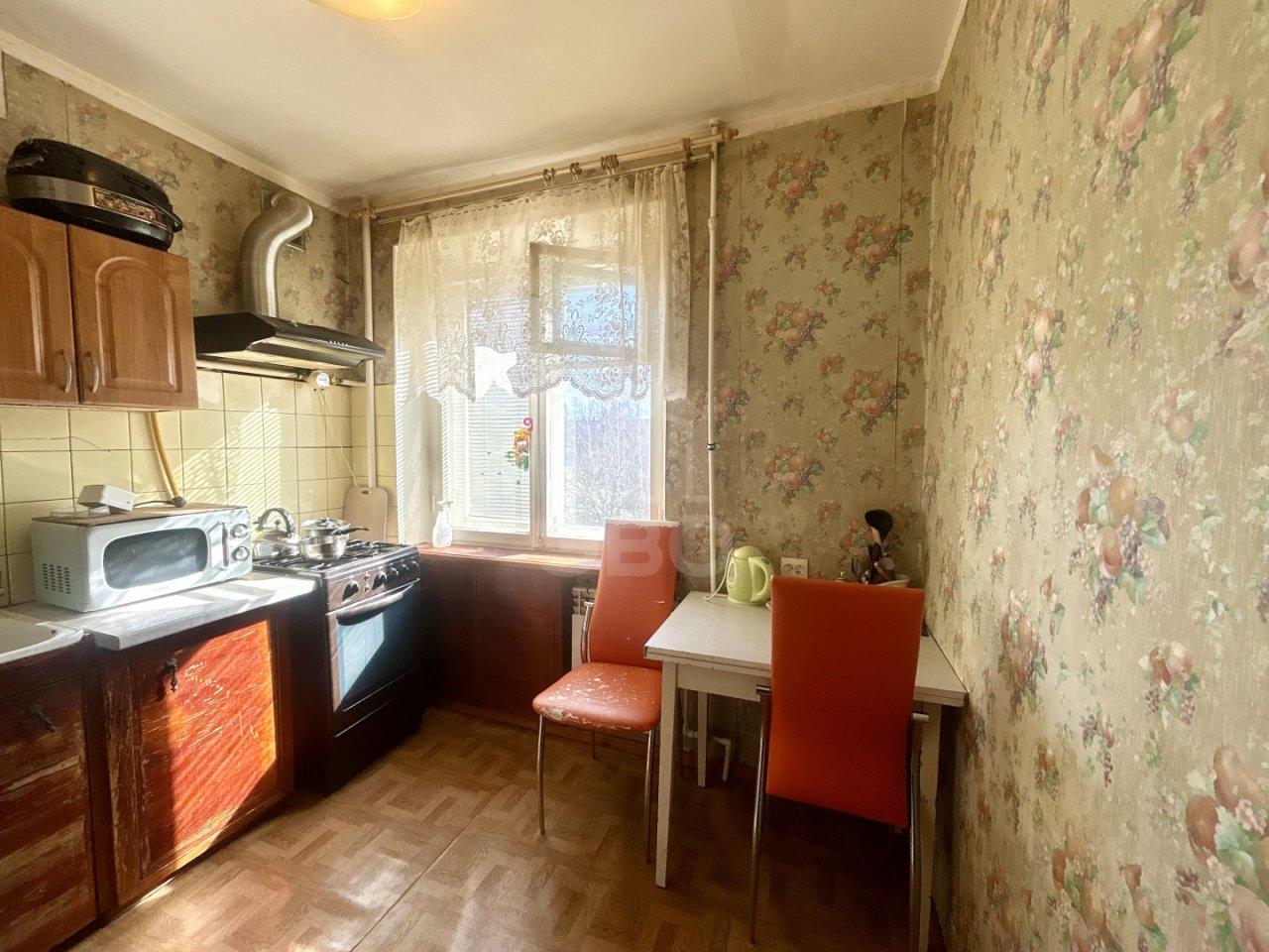 четырехкомнатная квартира в Санкт-Петербурге по адресу: Швейцарская ул., 18, к 1