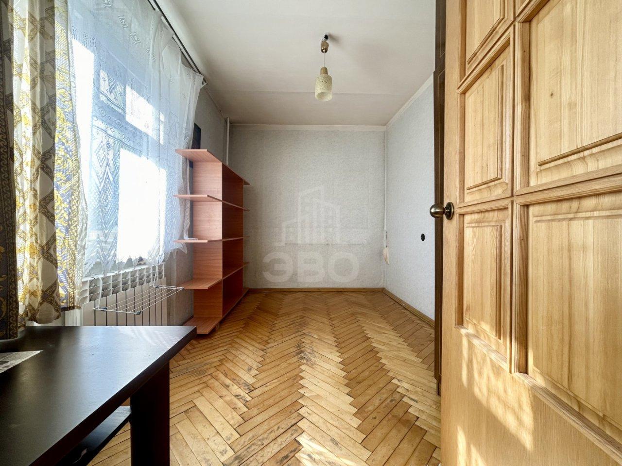 четырехкомнатная квартира в Санкт-Петербурге по адресу: Швейцарская ул., 18, к 1