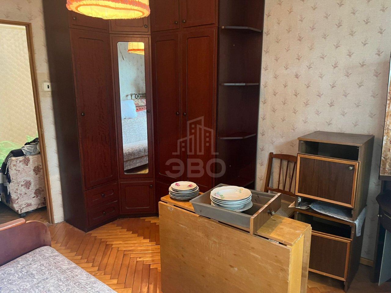 четырехкомнатная квартира в Санкт-Петербурге по адресу: Швейцарская ул., 18, к 1