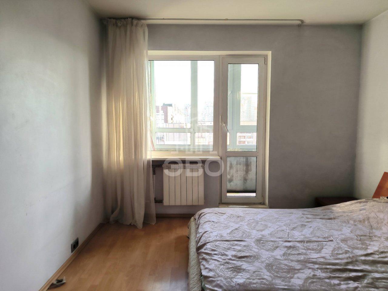 трехкомнатная квартира в Санкт-Петербурге по адресу: Ириновский проспект, 31