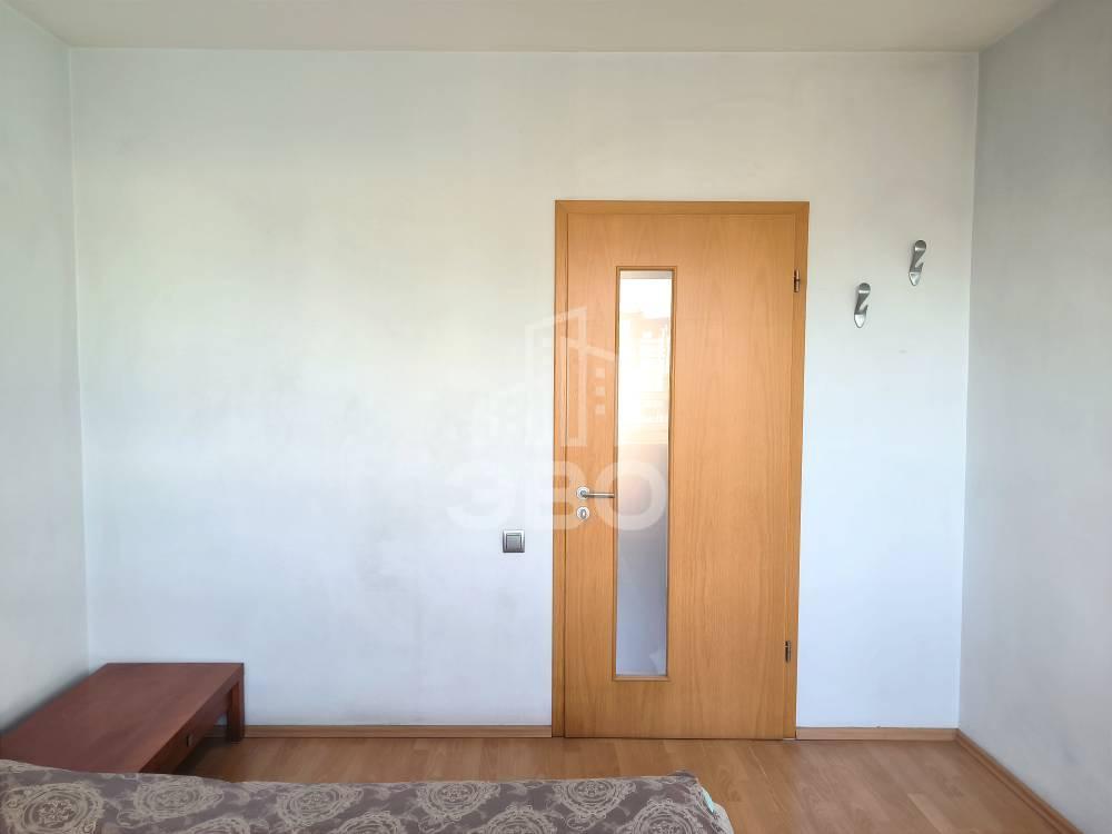 трехкомнатная квартира в Санкт-Петербурге по адресу: Ириновский проспект, 31