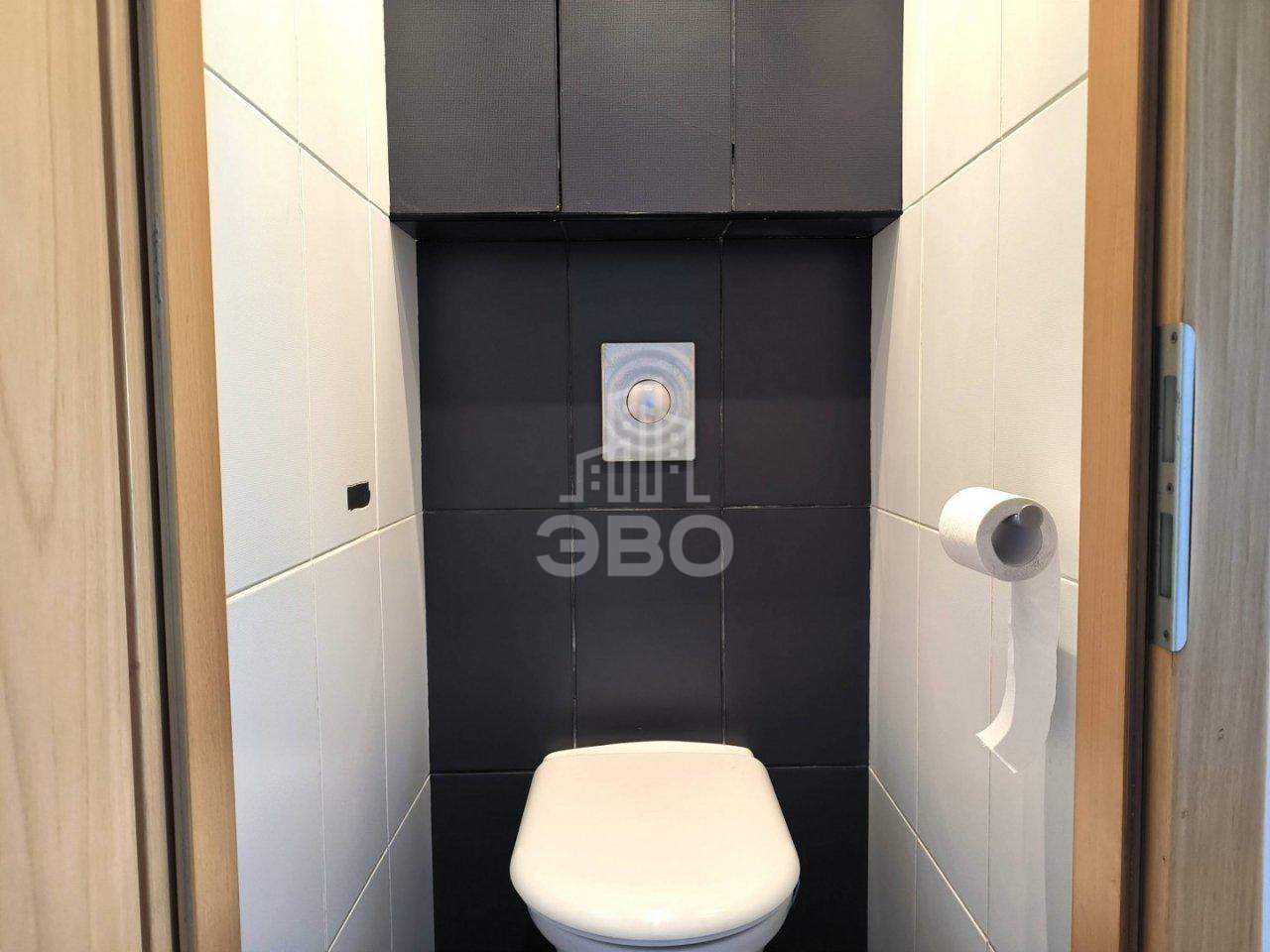 трехкомнатная квартира в Санкт-Петербурге по адресу: Ириновский проспект, 31