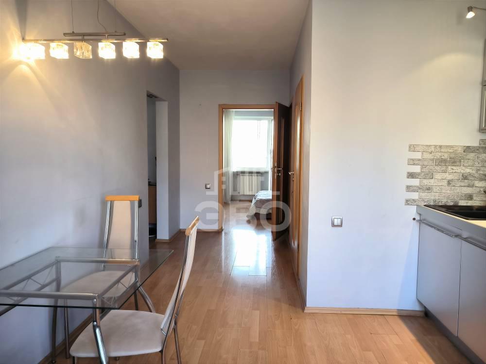 трехкомнатная квартира в Санкт-Петербурге по адресу: Ириновский проспект, 31