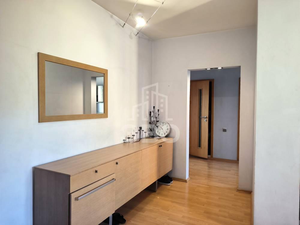 трехкомнатная квартира в Санкт-Петербурге по адресу: Ириновский проспект, 31