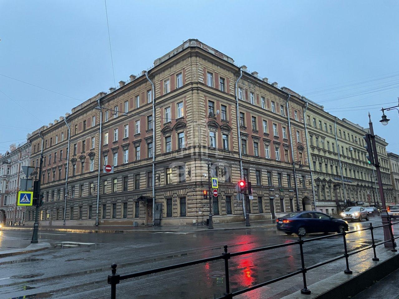 трехкомнатная квартира в Санкт-Петербурге по адресу: Гагаринская ул., 6/1