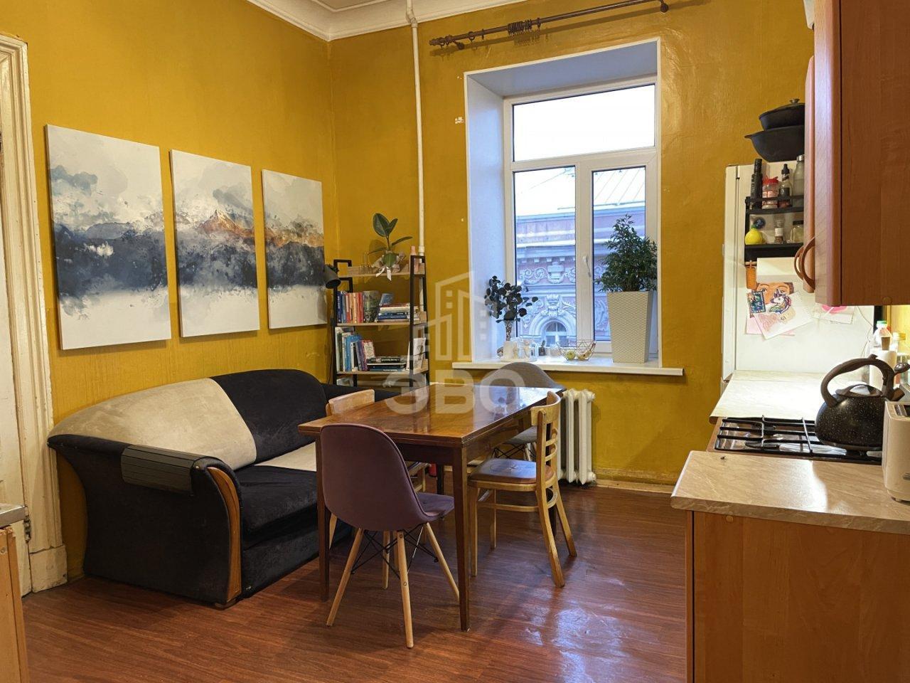 трехкомнатная квартира в Санкт-Петербурге по адресу: Гагаринская ул., 6/1