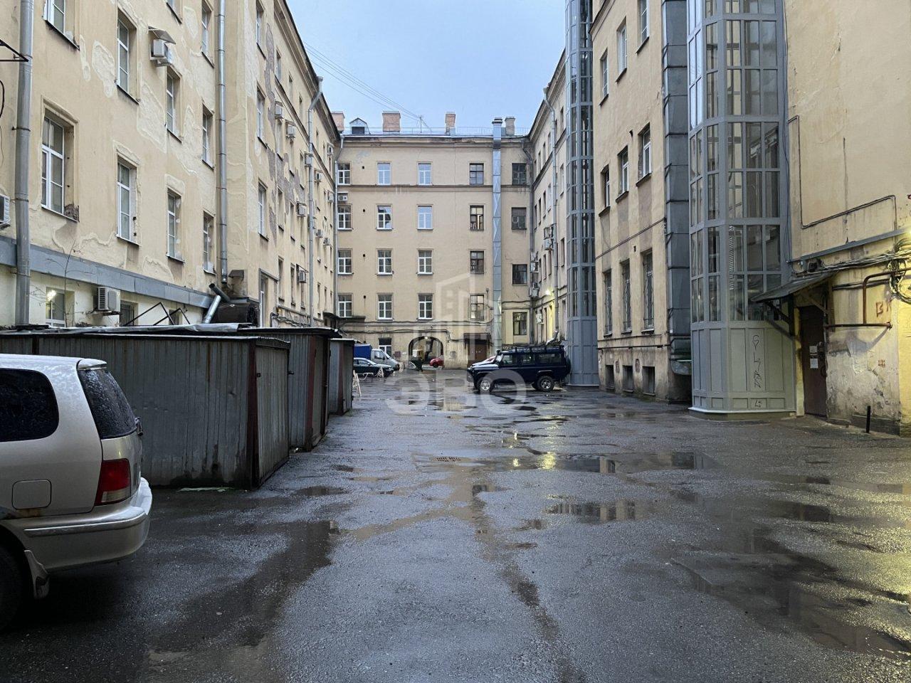 трехкомнатная квартира в Санкт-Петербурге по адресу: Гагаринская ул., 6/1