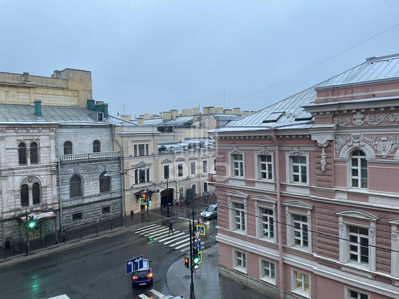 трехкомнатная квартира в Санкт-Петербурге по адресу: Гагаринская ул., 6/1