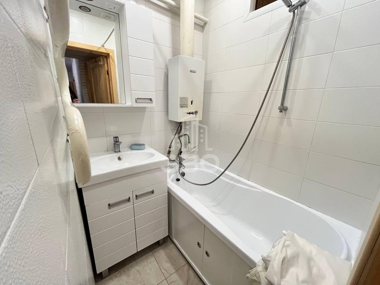 трехкомнатная квартира в Санкт-Петербурге по адресу: Новороссийская ул., 32